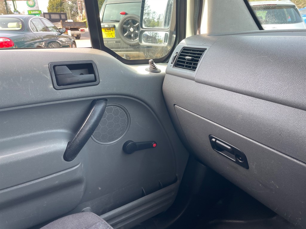 Used Ford Transit Connect 2003 for sale - 77965545: Photo 18