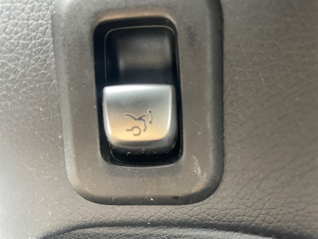 Used Mercedes-Benz C Class 2016 for sale - 77607226: Photo 33