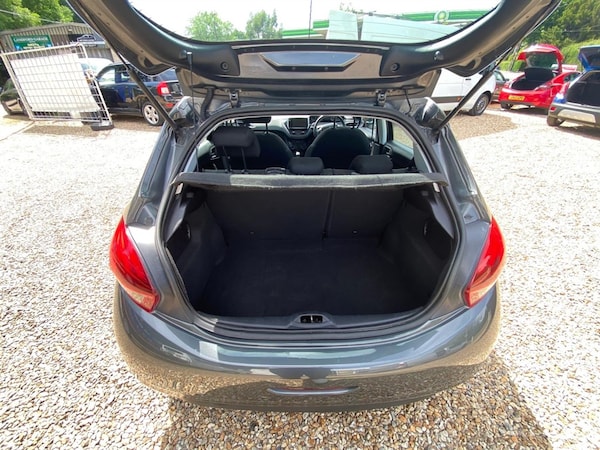 Used Peugeot 208 2016 for sale - 76302535: Photo 12