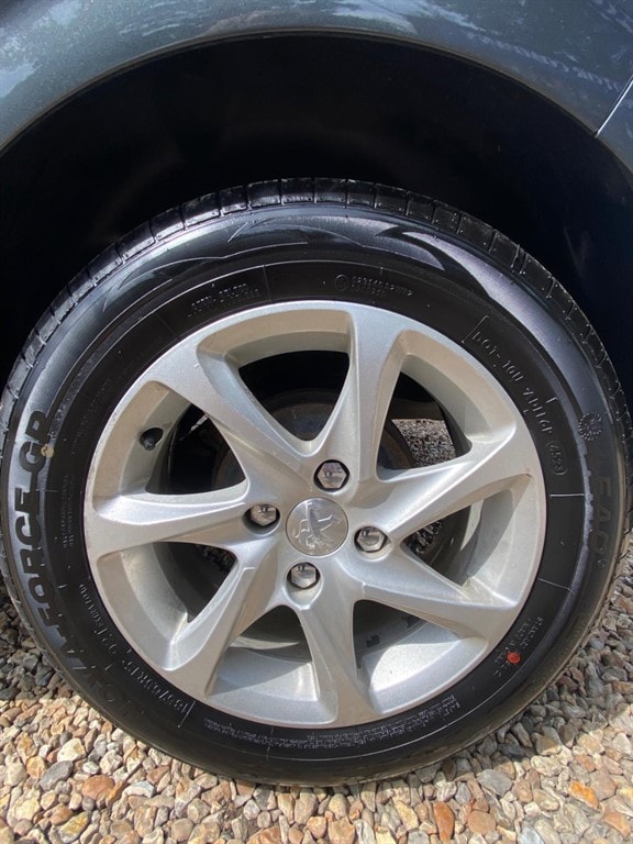 Used Peugeot 208 2016 for sale - 76302535: Photo 2