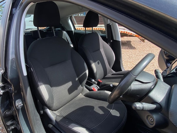 Used Peugeot 208 2016 for sale - 76302535: Photo 3