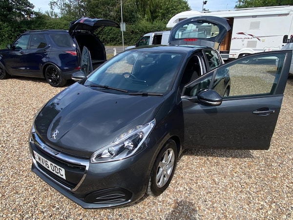 Used Peugeot 208 2016 for sale - 76302535: Photo 4