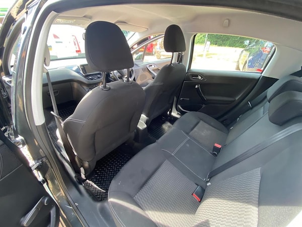 Used Peugeot 208 2016 for sale - 76302535: Photo 6