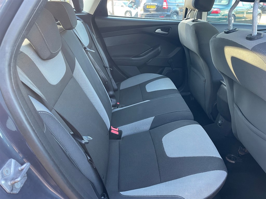 Used Ford Focus 2011 for sale - 77160836: Photo 3