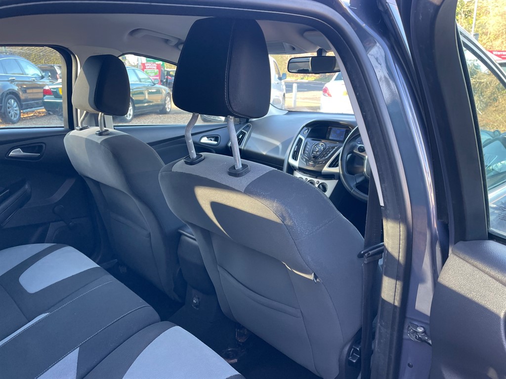 Used Ford Focus 2011 for sale - 77160836: Photo 5