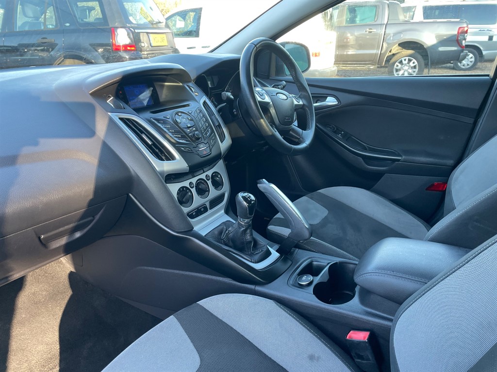 Used Ford Focus 2011 for sale - 77160836: Photo 6