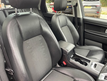 Used Land Rover Discovery Sport 2017 for sale - 75562660: Photo