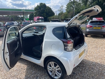 Used Toyota IQ 2010 for sale - 75570207: Photo