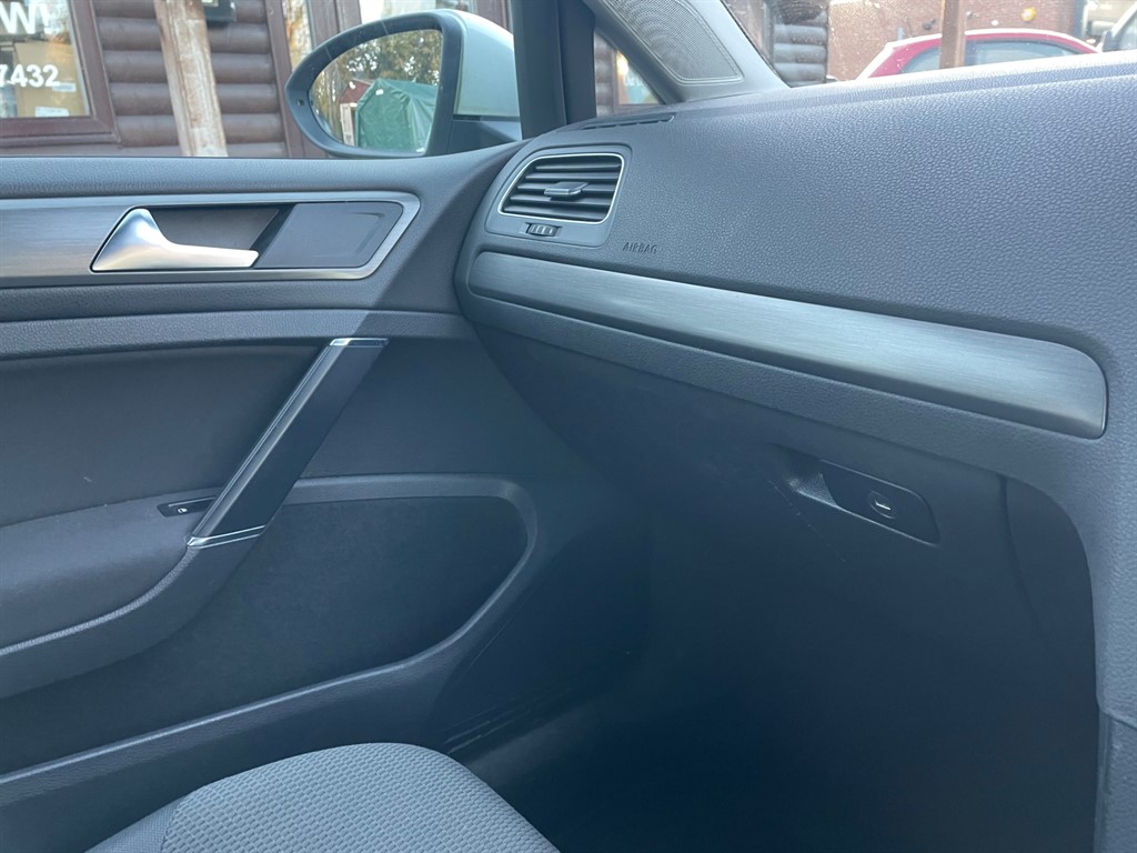 Used Volkswagen Golf 2013 for sale - 76652876: Photo 10