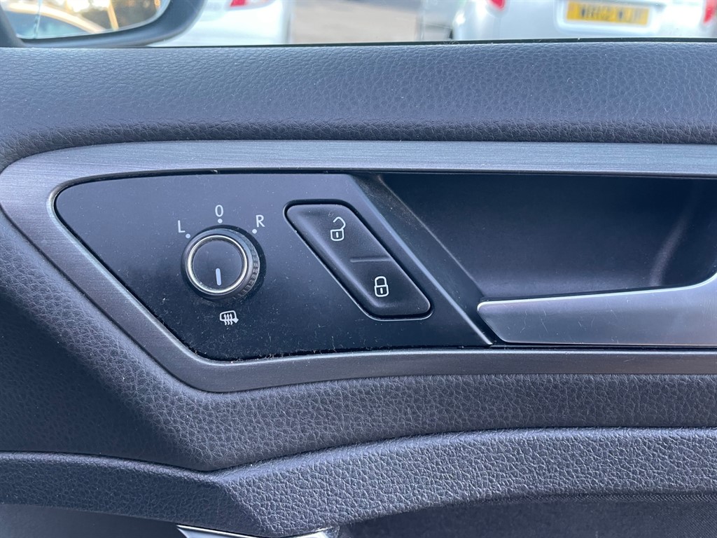 Used Volkswagen Golf 2013 for sale - 76652876: Photo 11