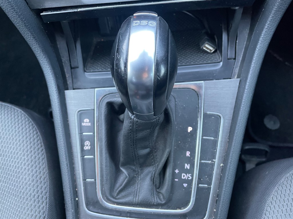 Used Volkswagen Golf 2013 for sale - 76652876: Photo 3