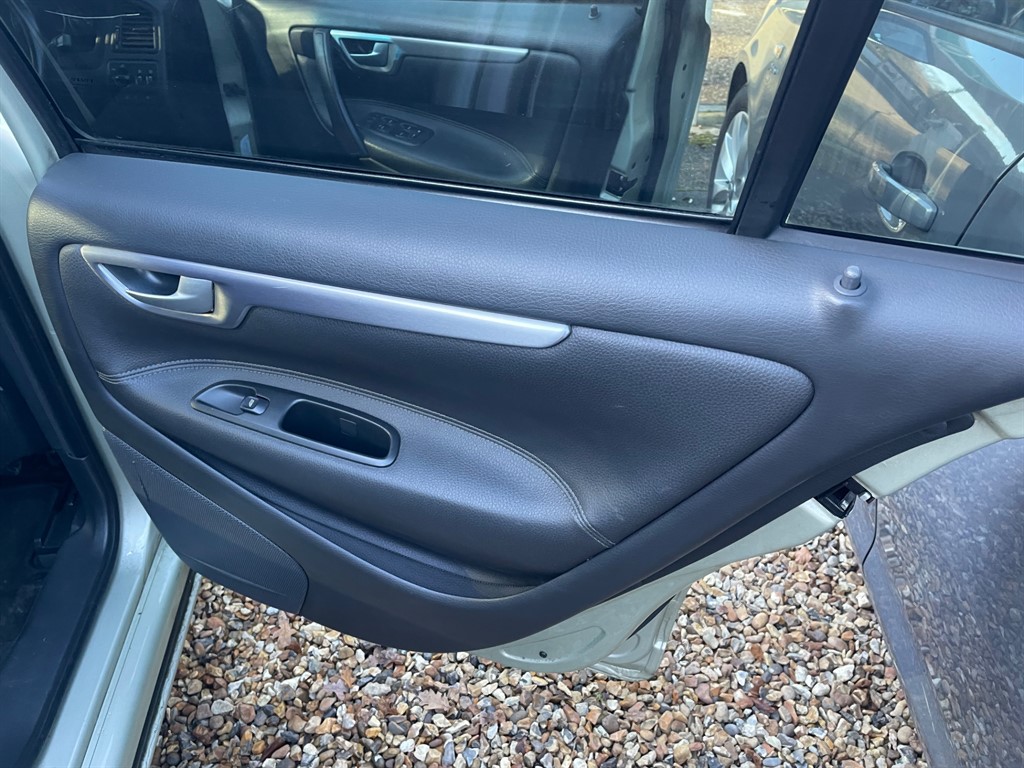 Used Volvo S60 2006 for sale - 76249931: Photo 10