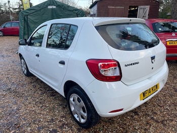 Used Dacia Sandero 2014 for sale - 76882129: Photo