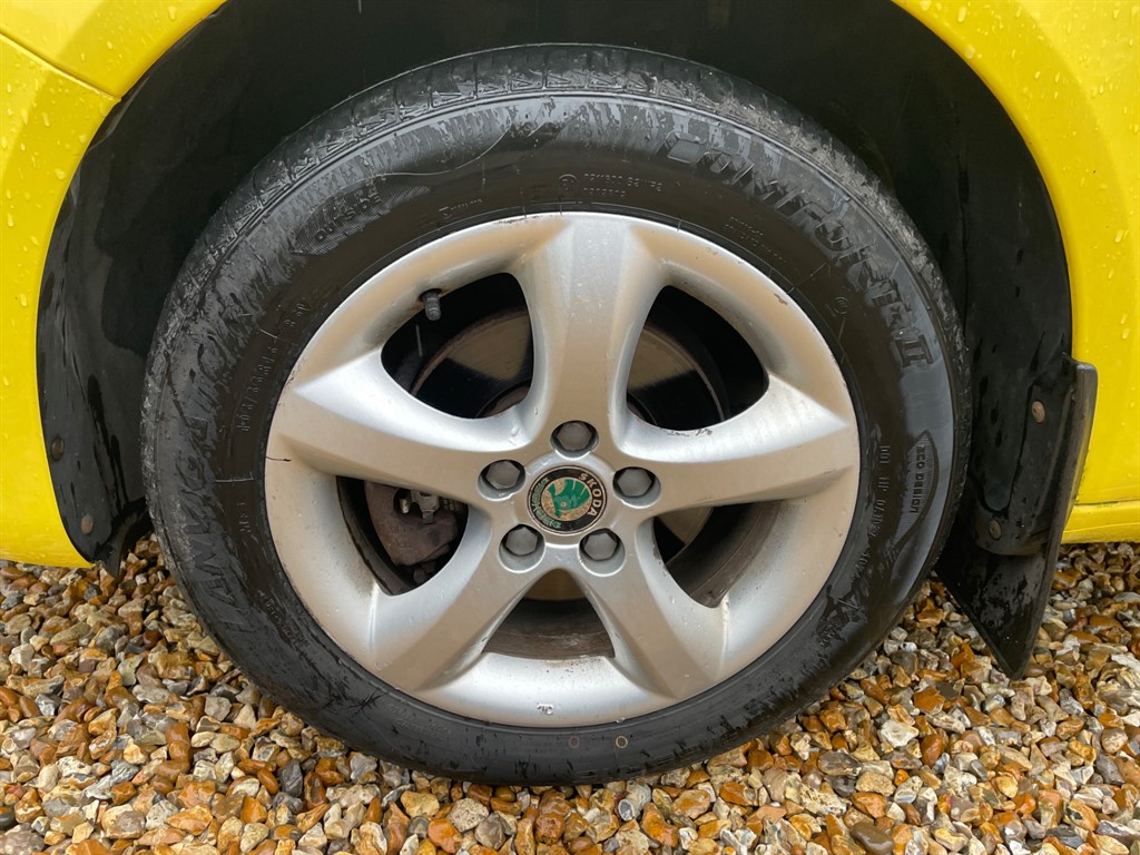 Used Skoda Fabia 2011 for sale - 77778794: Photo 2