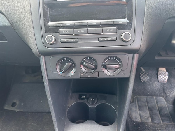 Used Volkswagen Polo 2013 for sale - 76172538: Photo 6