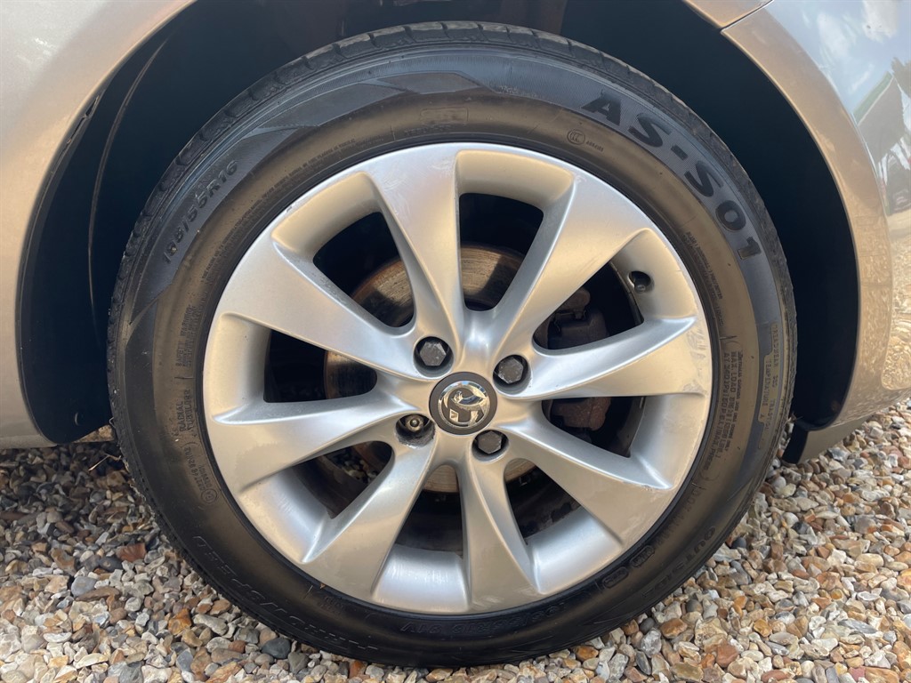 Used Vauxhall Corsa 2012 for sale - 76745628: Photo 2