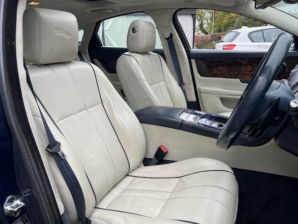 Used Jaguar XJ 2010 for sale - 76273349: Photo 10