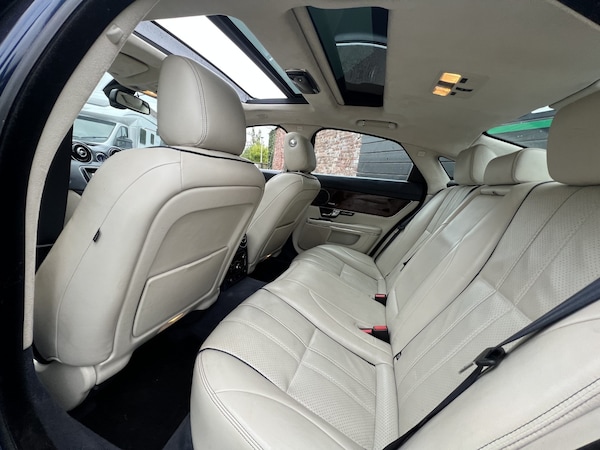 Used Jaguar XJ 2010 for sale - 76273349: Photo 12