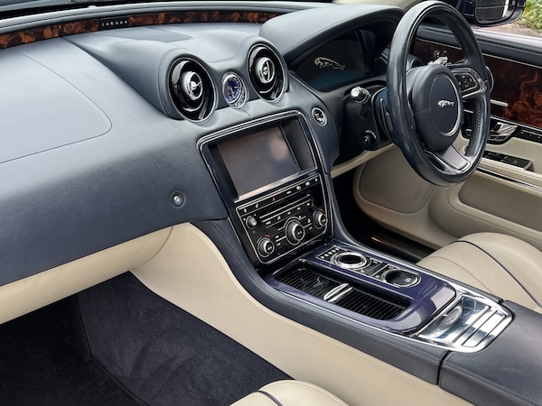 Used Jaguar XJ 2010 for sale - 76273349: Photo 18