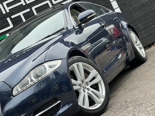 Used Jaguar XJ 2010 for sale - 76273349: Photo 3