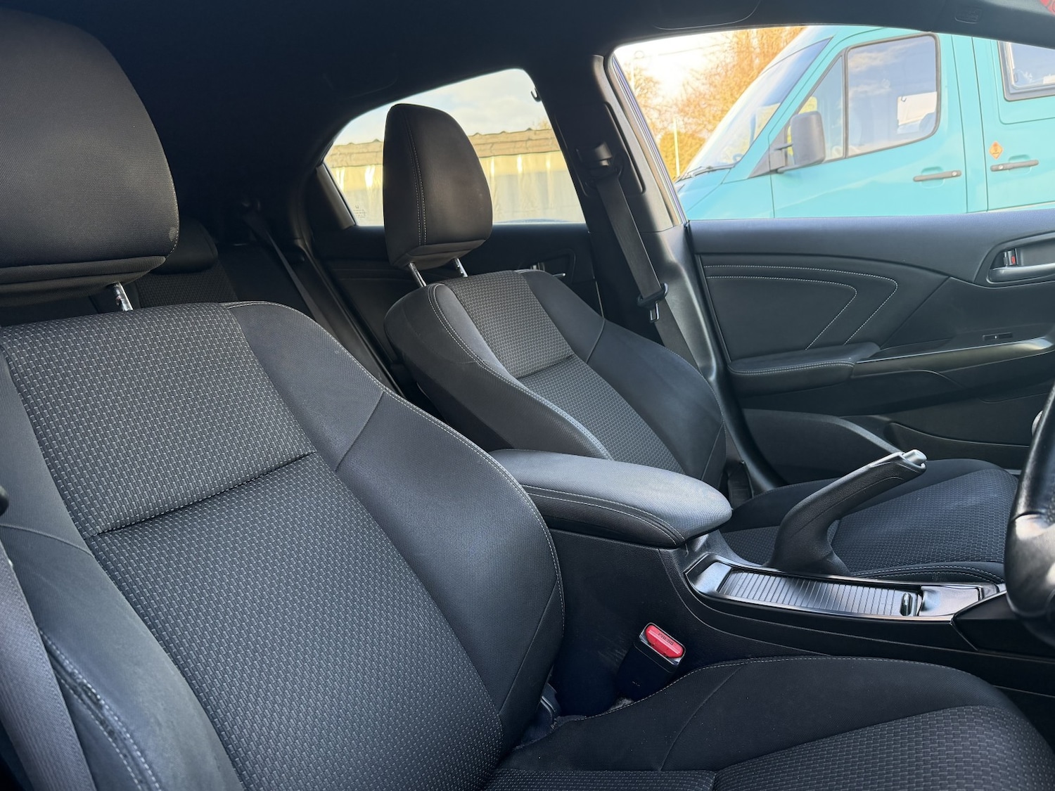 Used Honda Civic 2016 for sale - 76631511: Photo 10