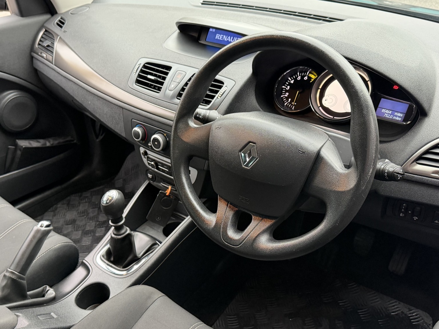 Used Renault Megane 2013 for sale - 76461552: Photo 9