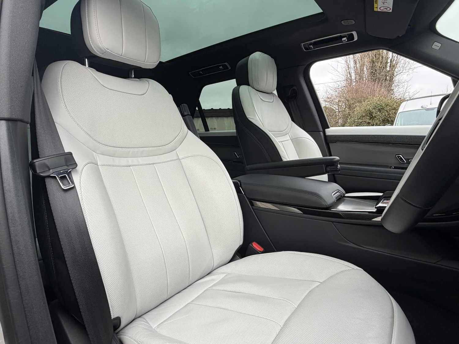 Used Land Rover Range Rover Sport 2025 for sale - 76951027: Photo 10