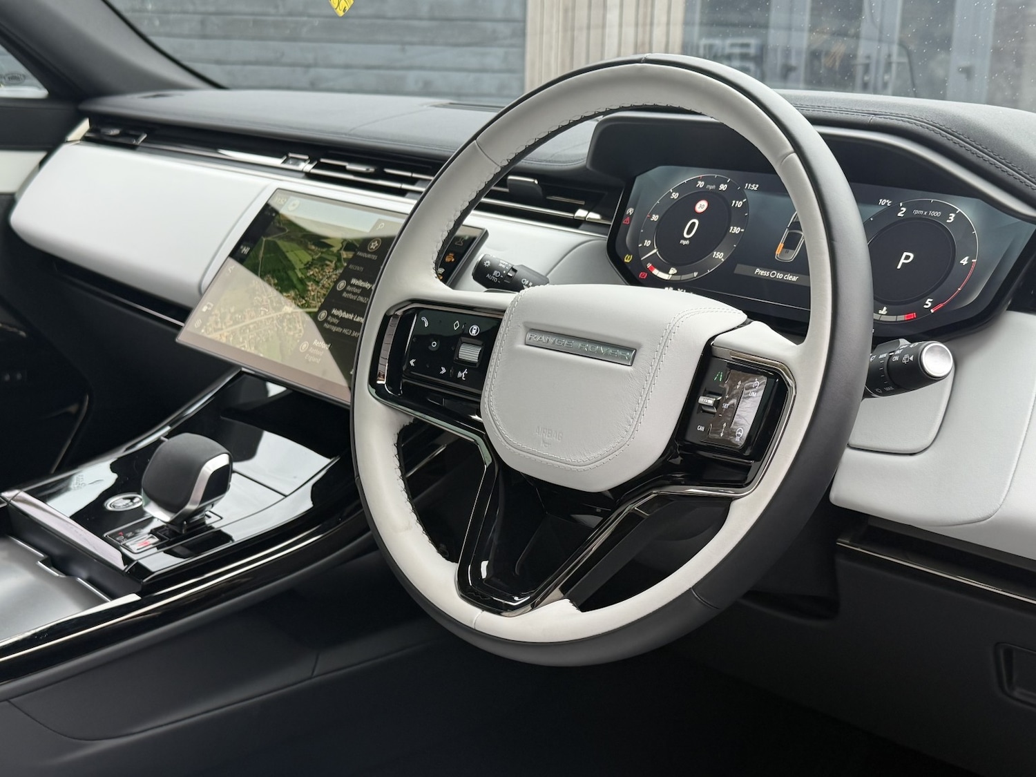 Used Land Rover Range Rover Sport 2025 for sale - 76951027: Photo 9