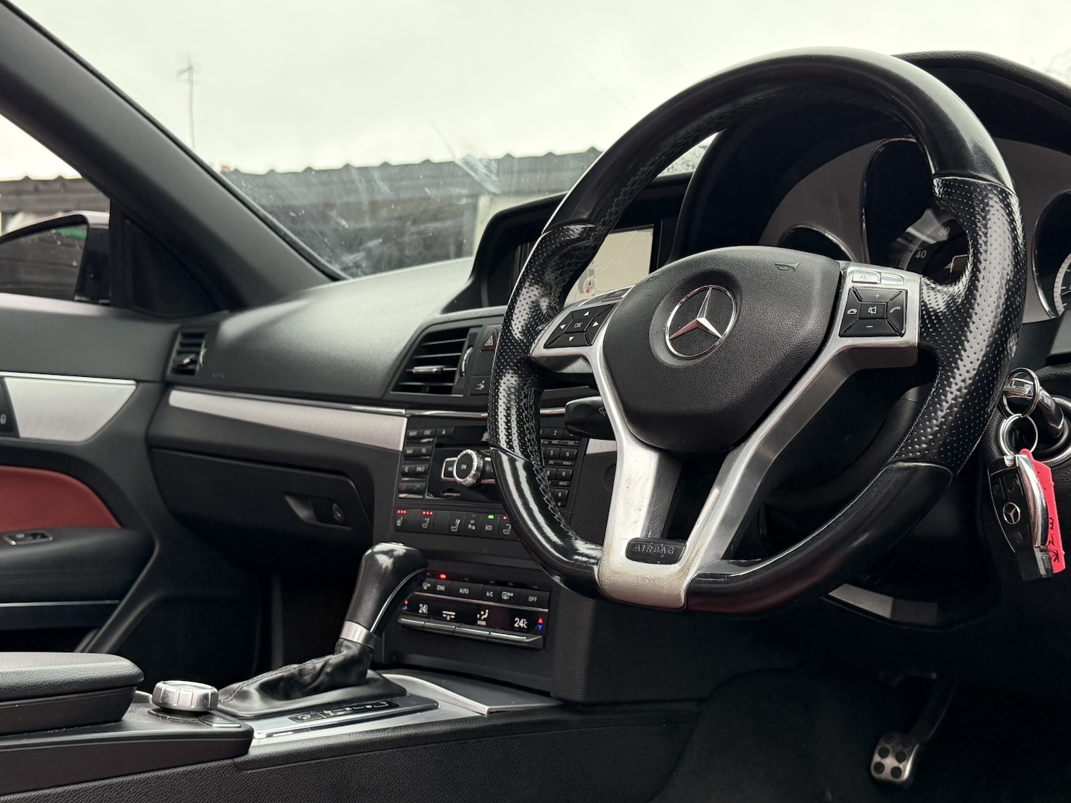 Used Mercedes-Benz E Class 2013 for sale - 76712963: Photo 9