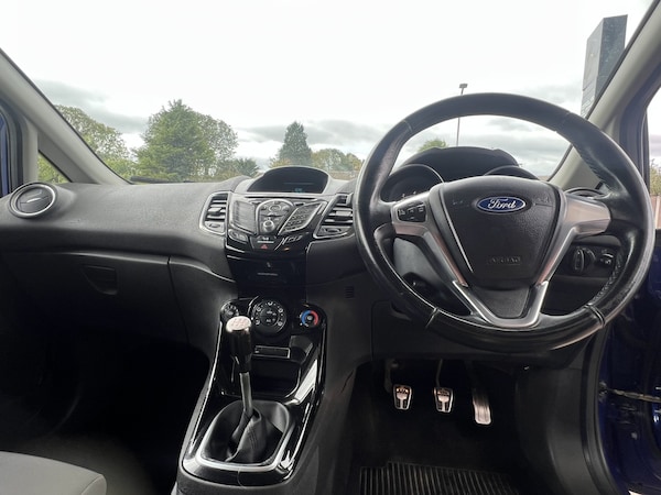 Used Ford Fiesta 2015 for sale - 76192634: Photo 11