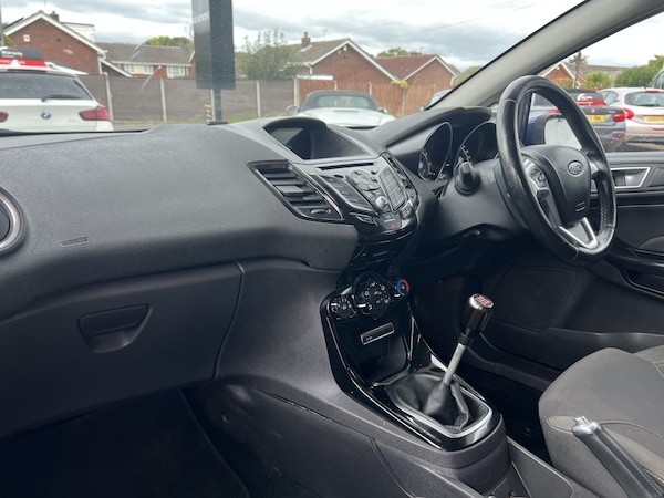 Used Ford Fiesta 2015 for sale - 76192634: Photo 12