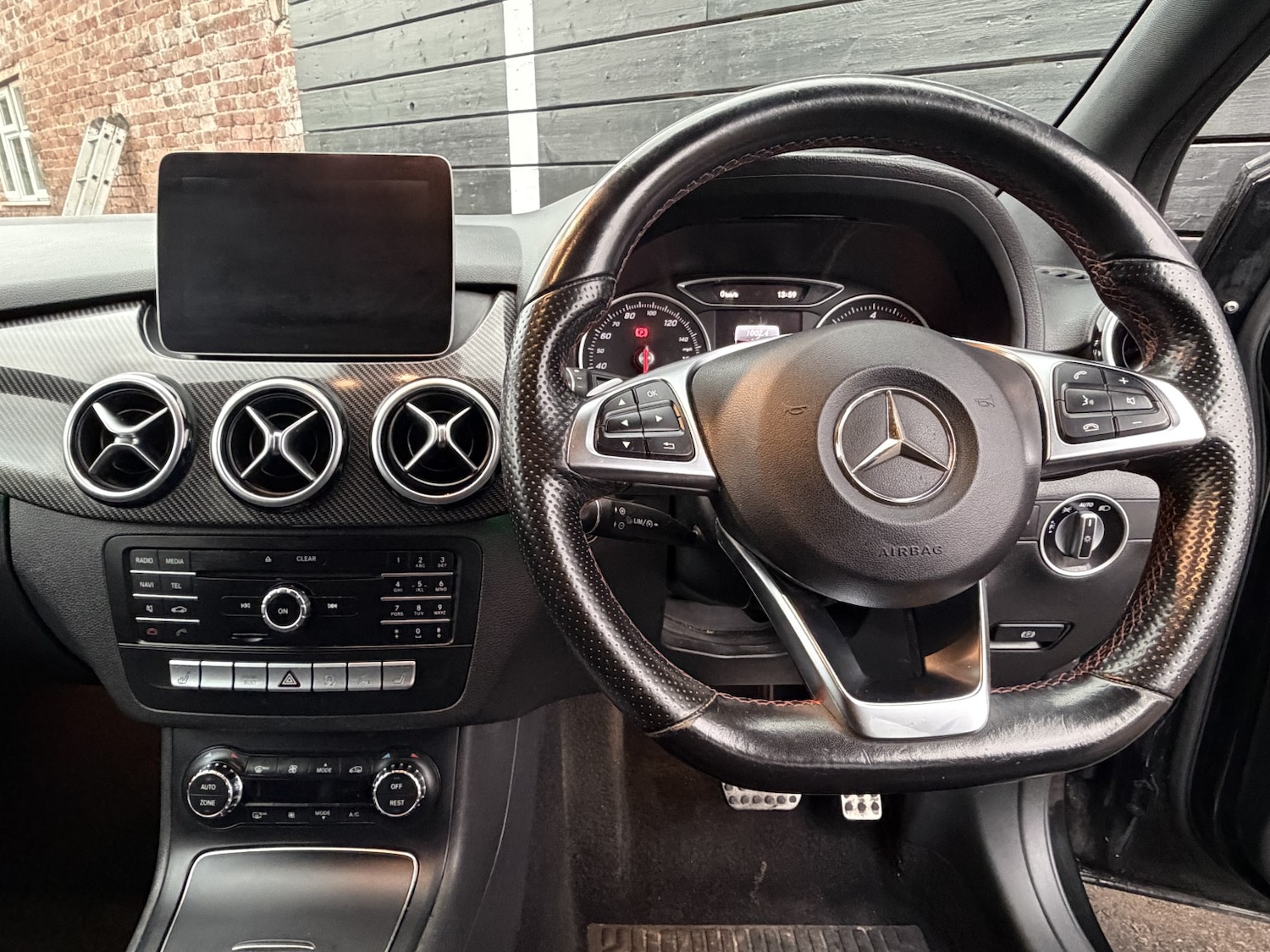 Used Mercedes-Benz B Class 2017 for sale - 76547944: Photo 11