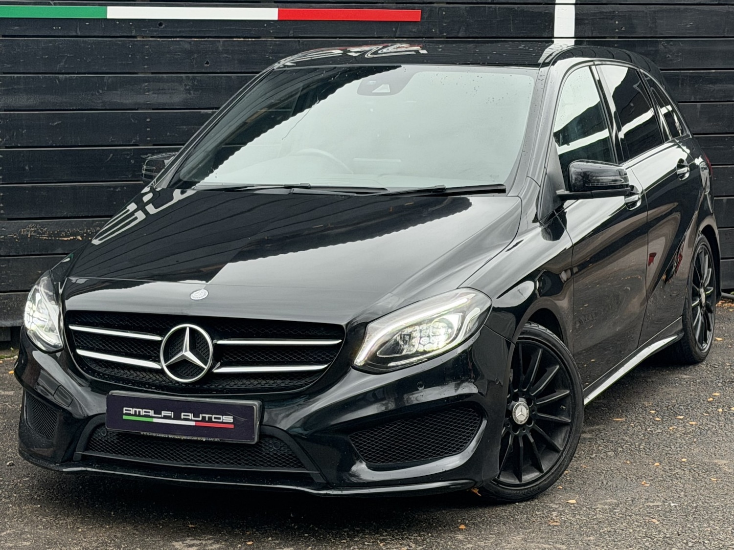 Used Mercedes-Benz B Class 2017 for sale - 76547944: Photo 2