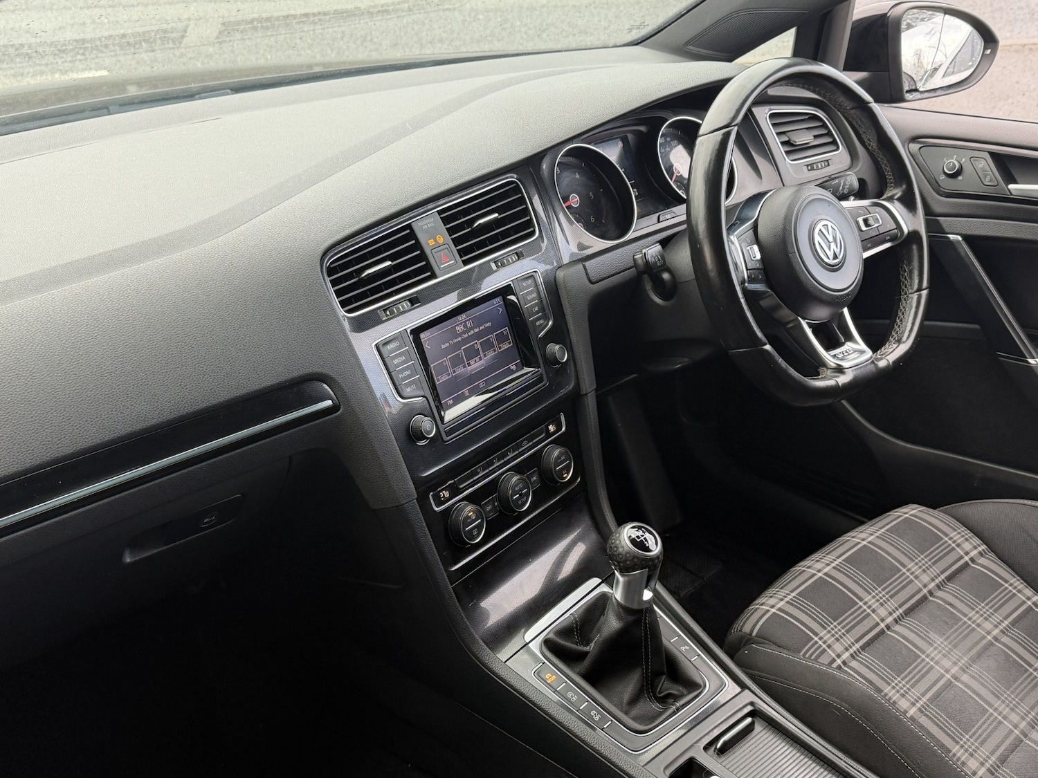 Used Volkswagen Golf 2014 for sale - 76858911: Photo 11