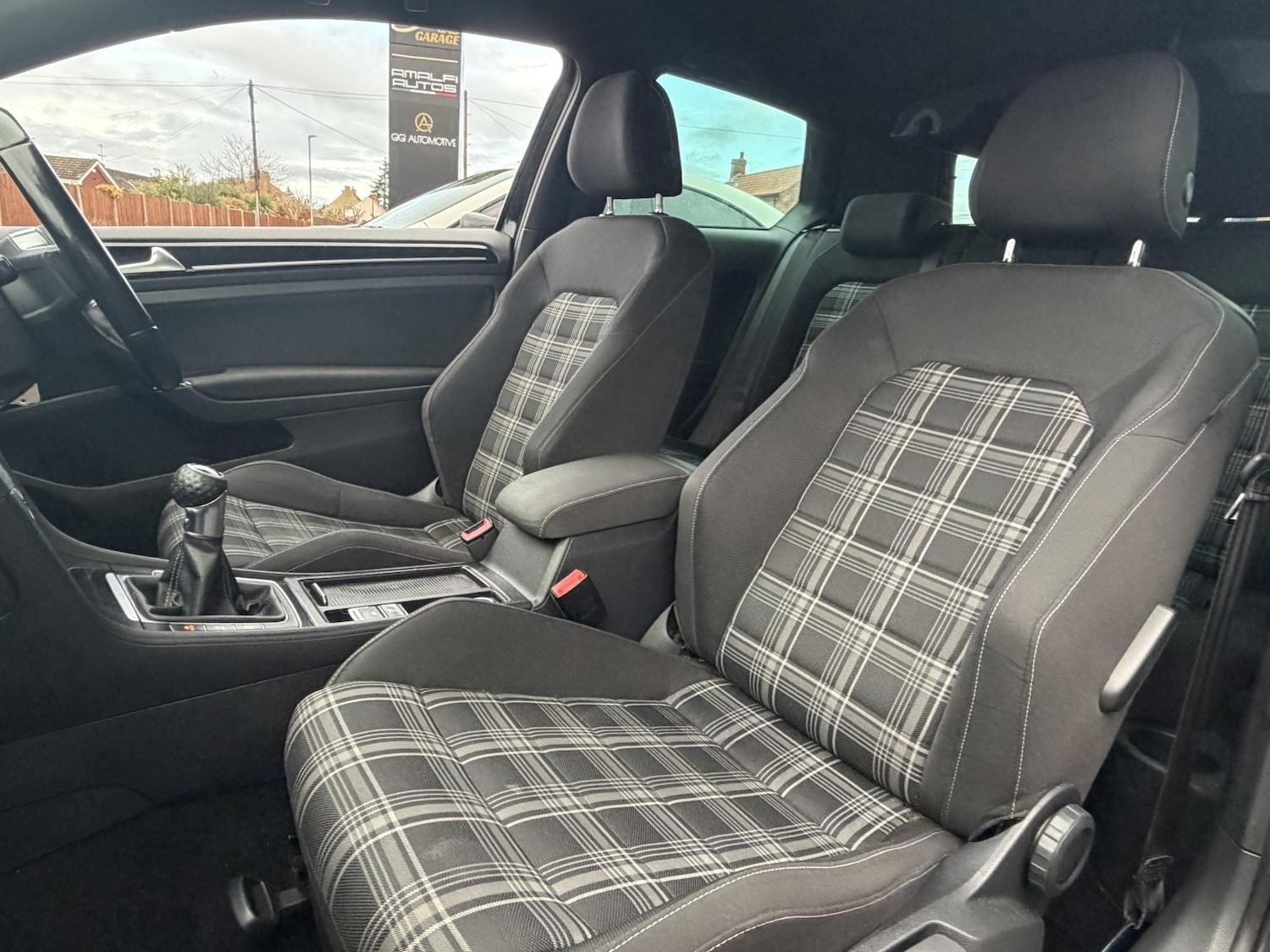 Used Volkswagen Golf 2014 for sale - 76858911: Photo 12