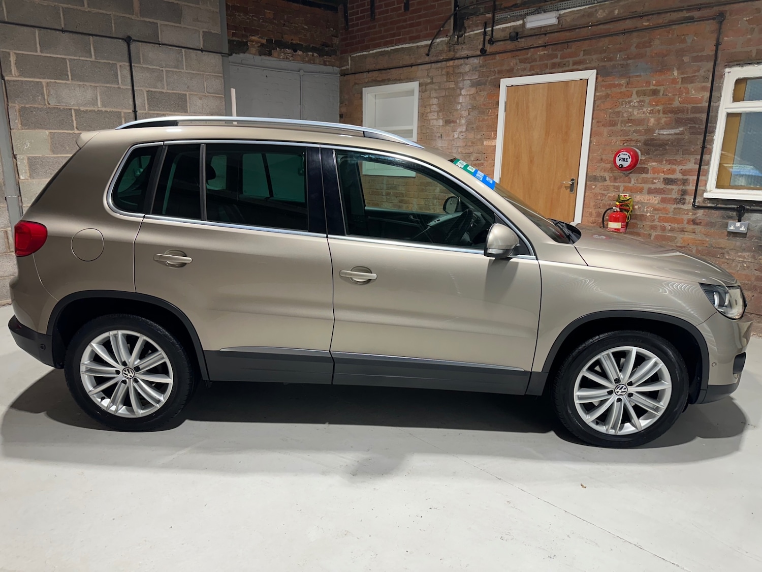 Used Volkswagen Tiguan 2016 for sale - 76626045: Photo 4
