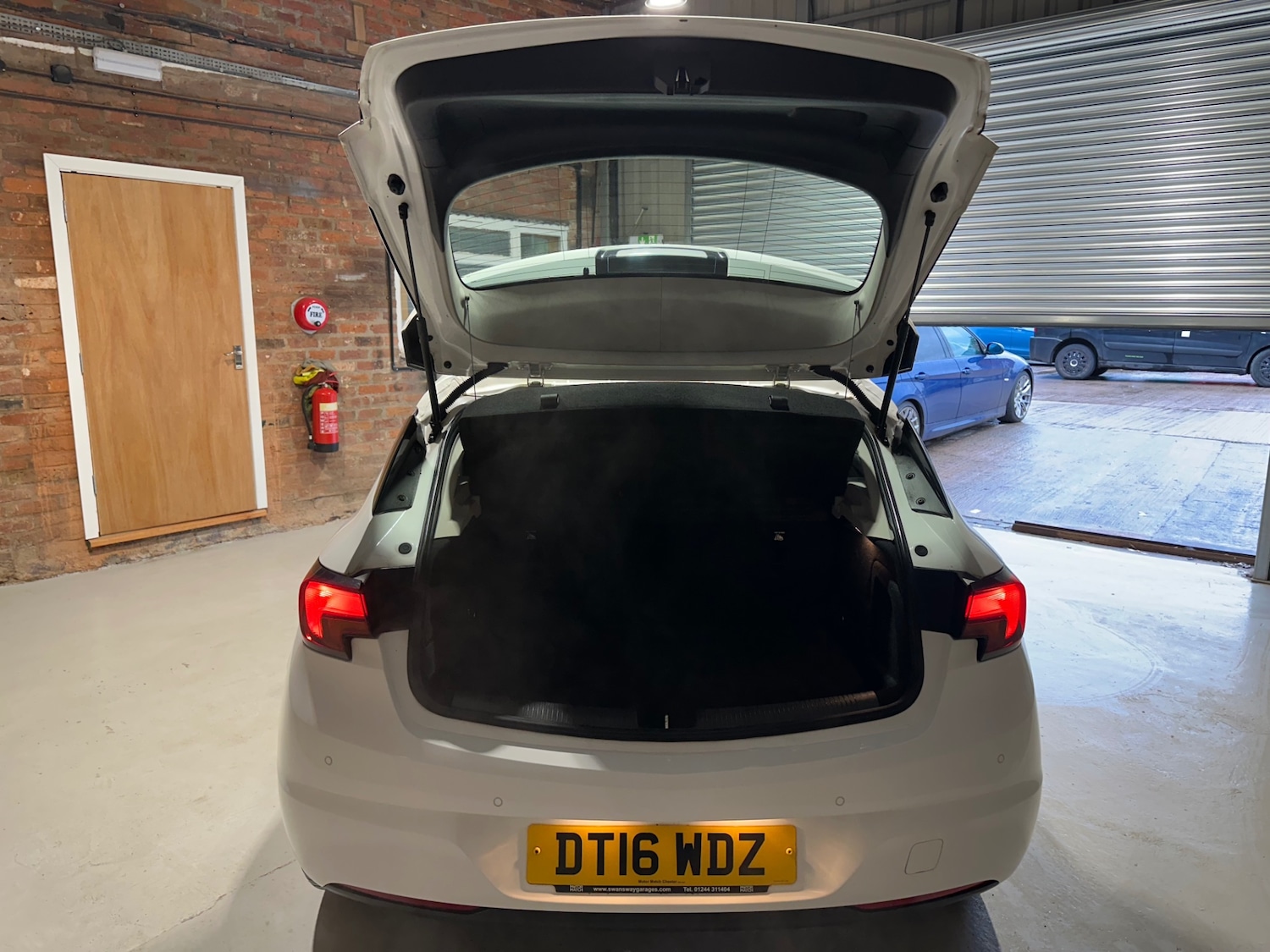 Used Vauxhall Astra 2016 for sale - 77298003: Photo 31