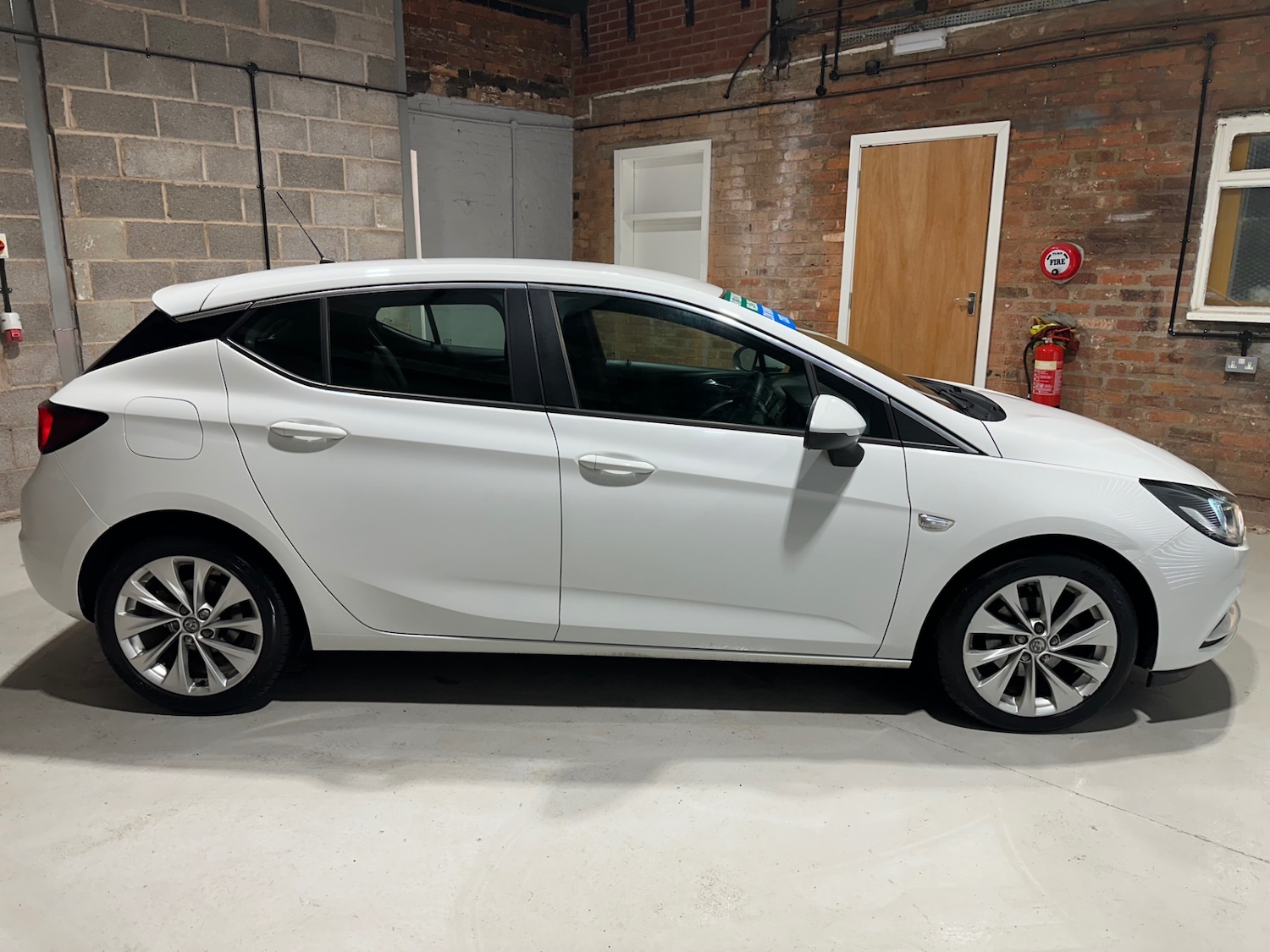 Used Vauxhall Astra 2016 for sale - 77298003: Photo 4