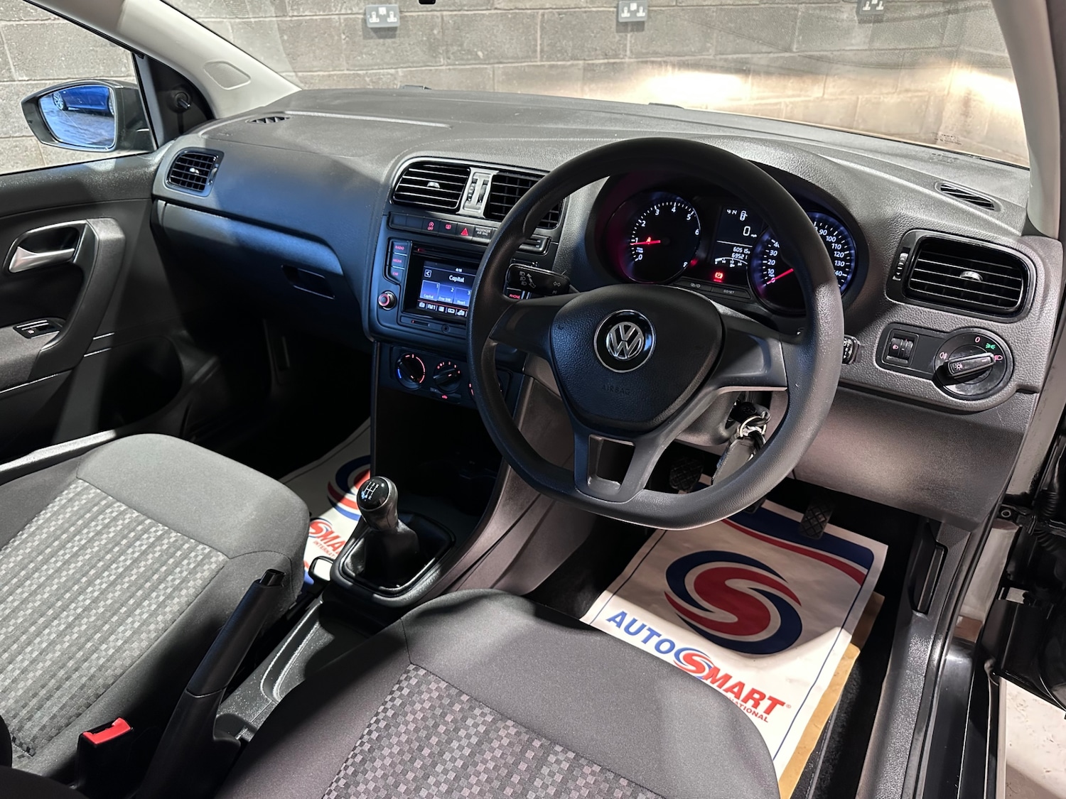 Used Volkswagen Polo 2015 for sale - 77530353: Photo 15