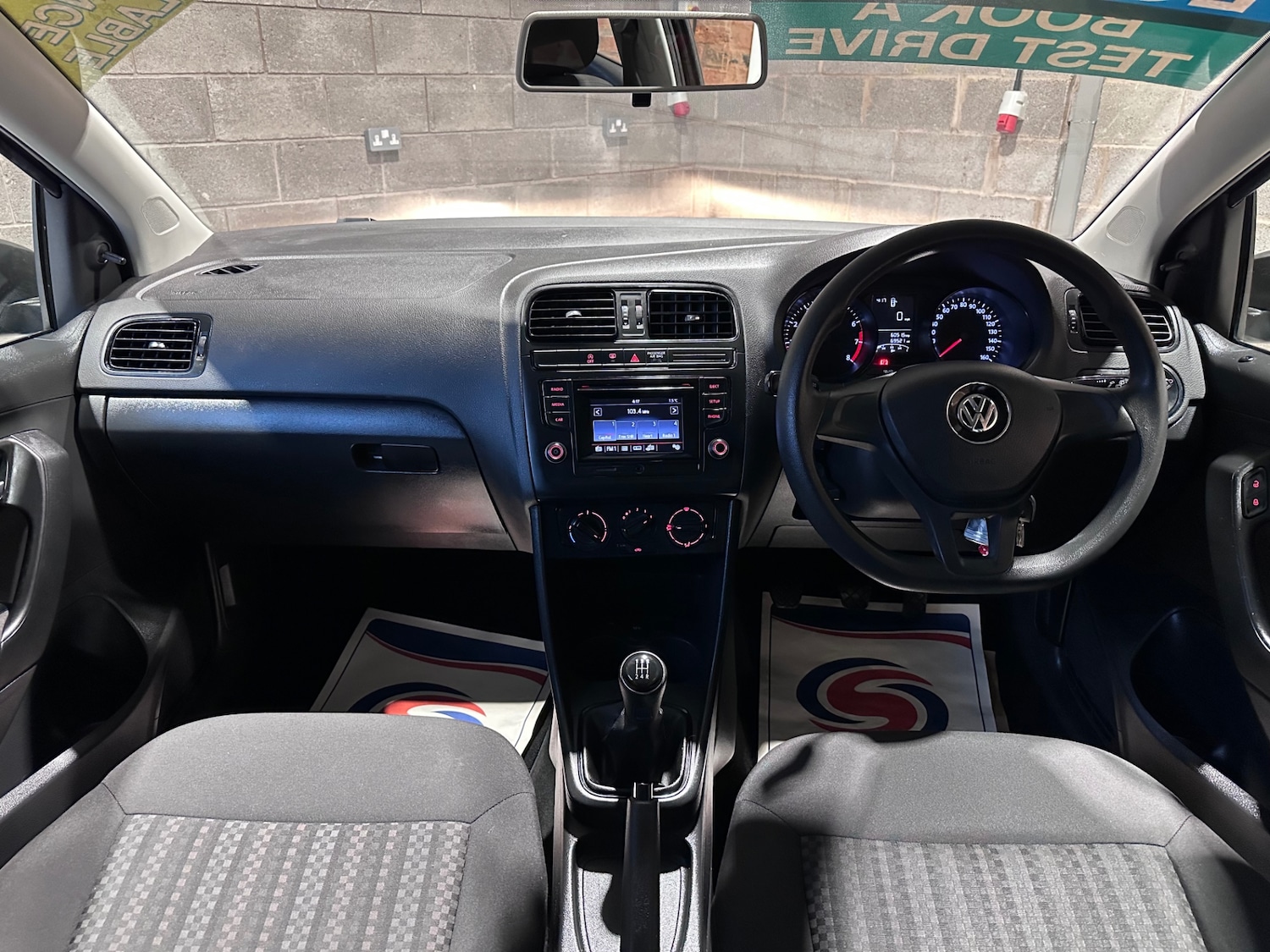 Used Volkswagen Polo 2015 for sale - 77530353: Photo 17