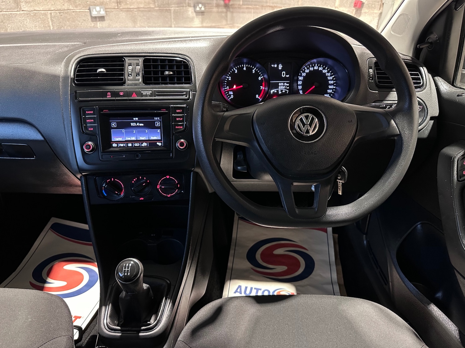 Used Volkswagen Polo 2015 for sale - 77530353: Photo 18