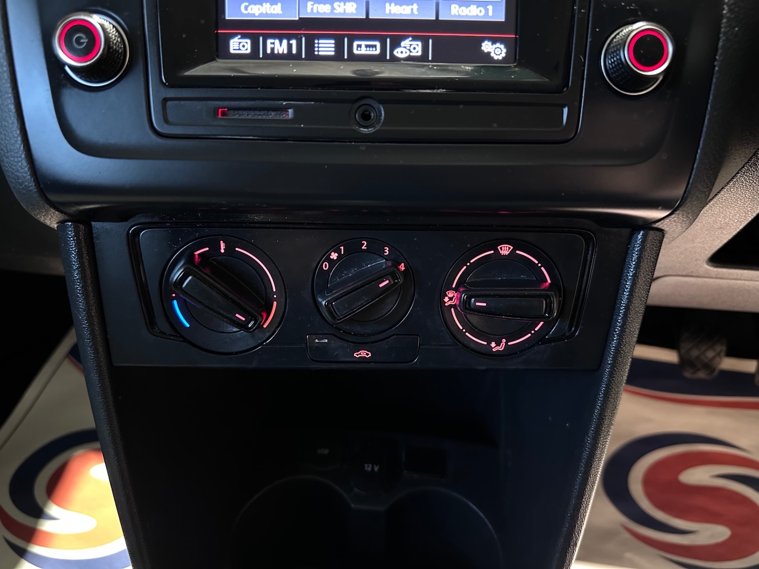 Used Volkswagen Polo 2015 for sale - 77530353: Photo 24