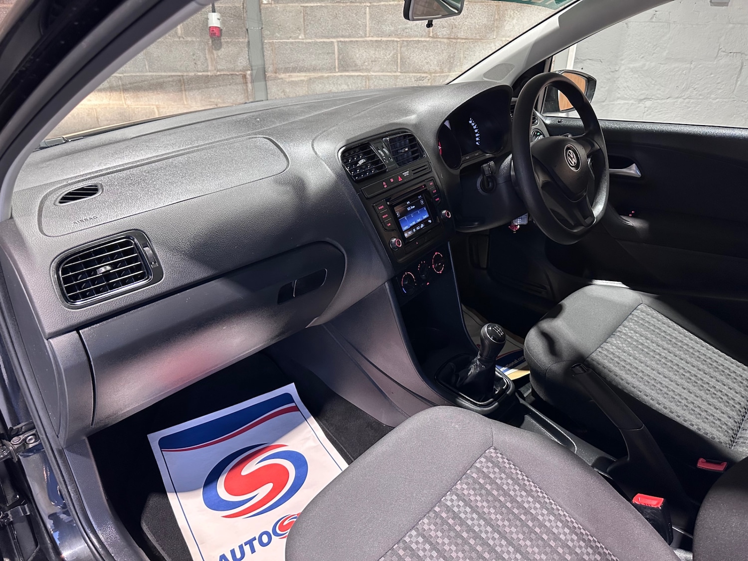 Used Volkswagen Polo 2015 for sale - 77530353: Photo 36