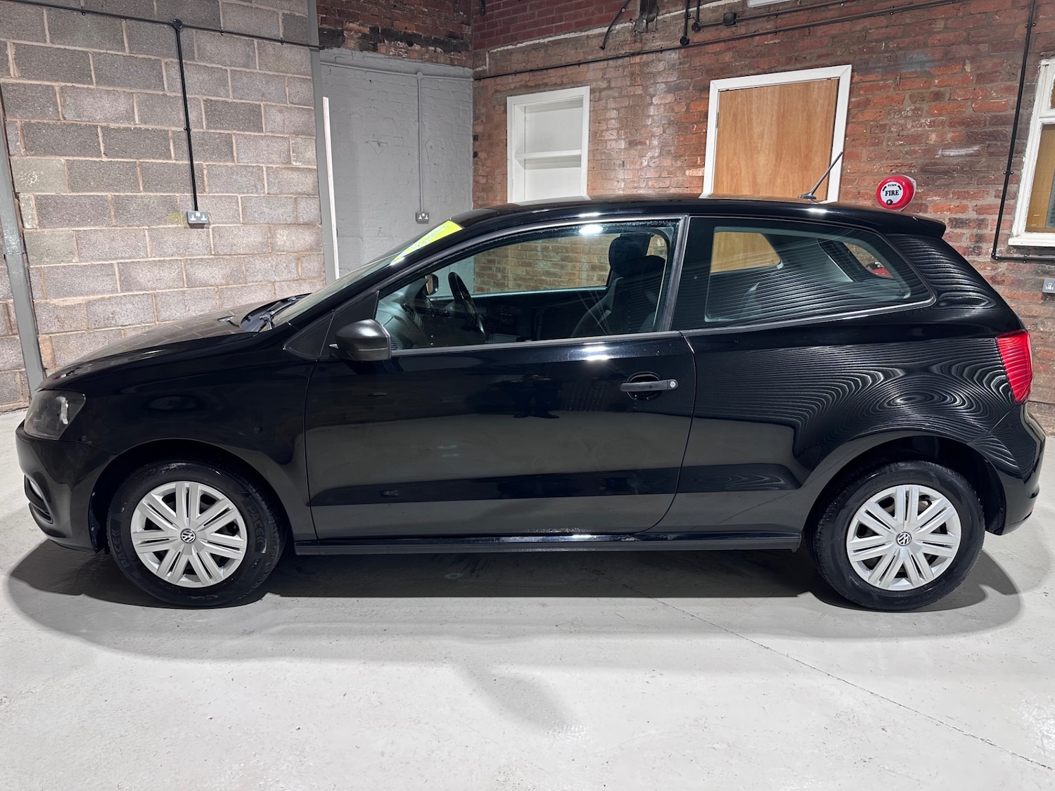 Used Volkswagen Polo 2015 for sale - 77530353: Photo 9