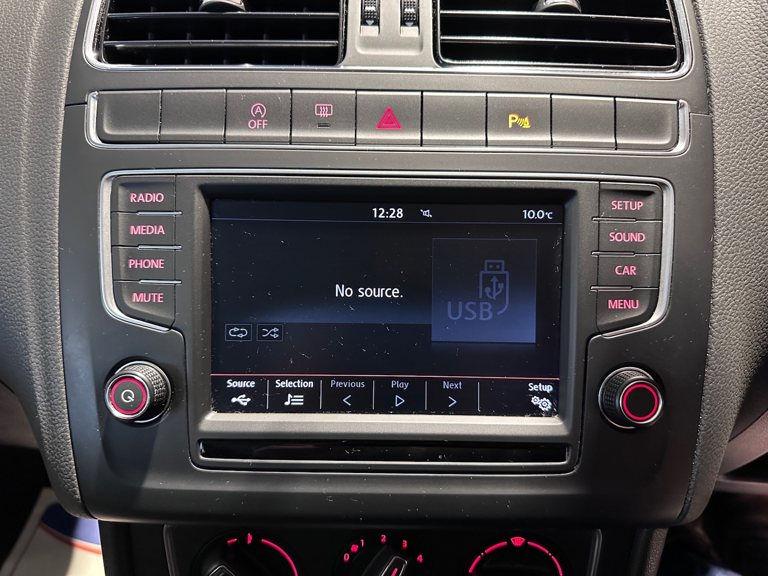 Used Volkswagen Polo 2016 for sale - 77529772: Photo 27