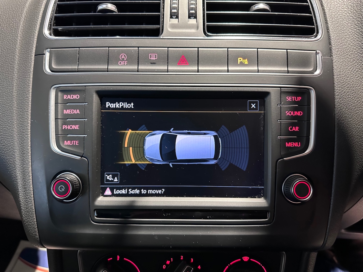 Used Volkswagen Polo 2016 for sale - 77529772: Photo 28