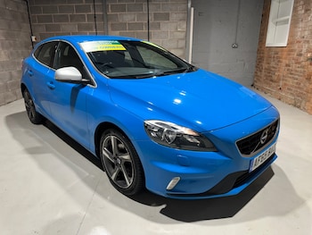 Used Volvo V40 2015 for sale - 76478097: Photo