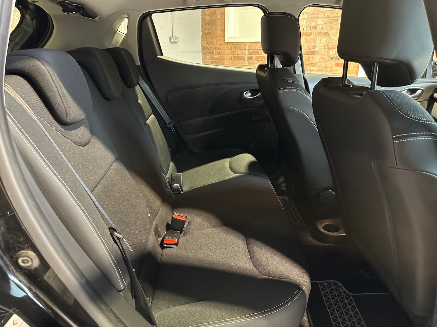 Used Renault Clio 2015 for sale - 76341466: Photo 12