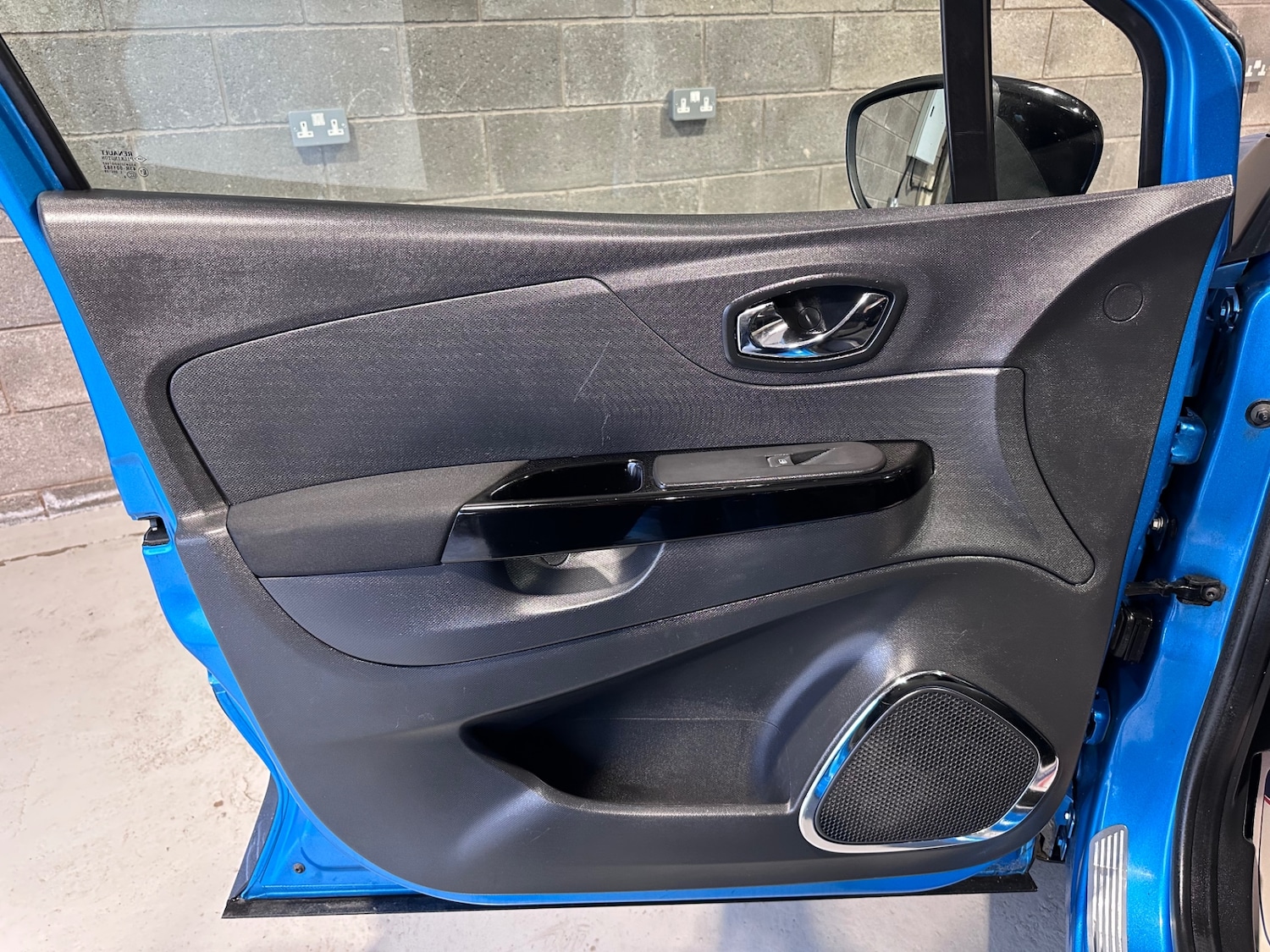 Used Renault Captur 2015 for sale - 77801819: Photo 42