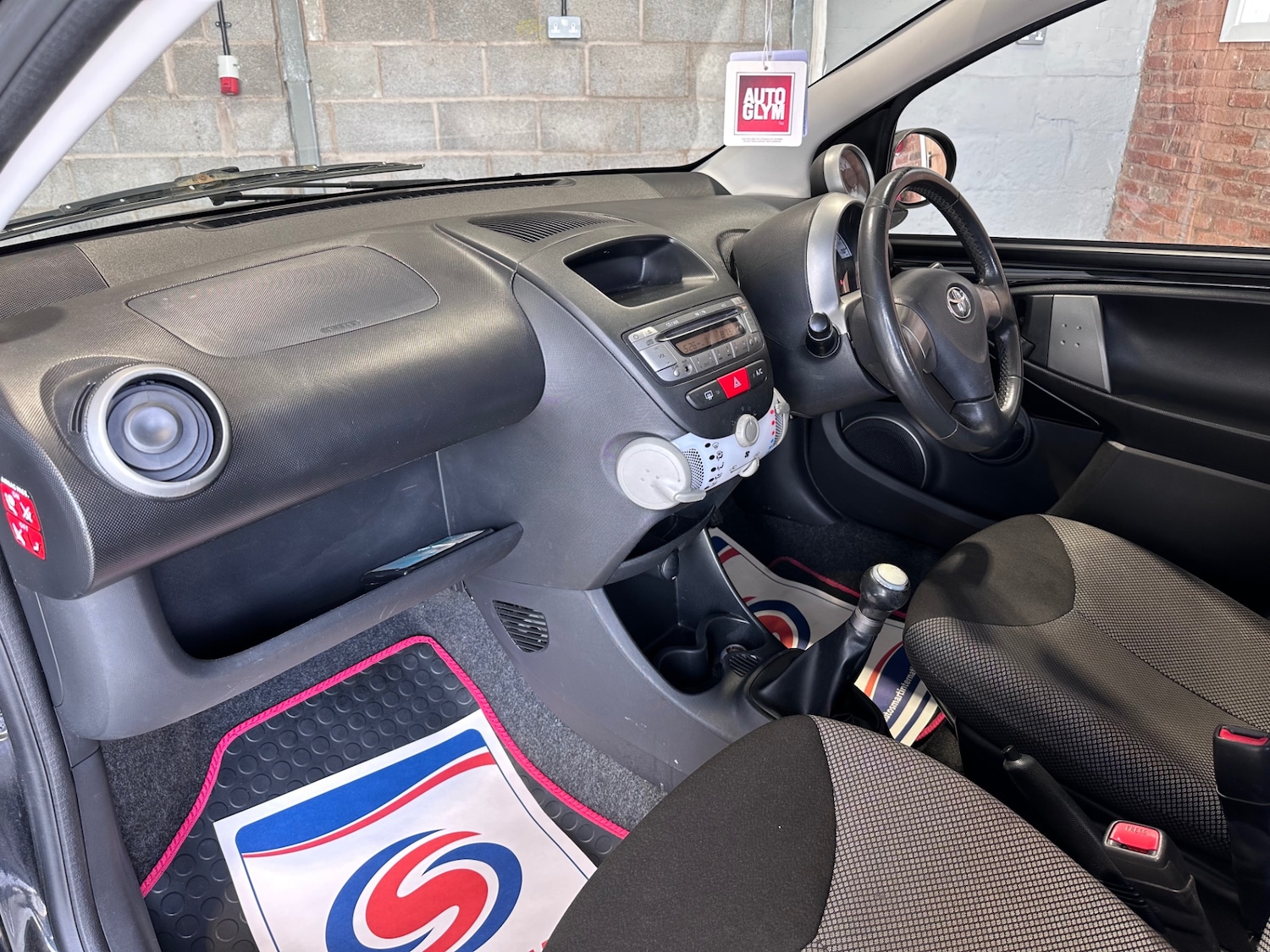 Used Toyota AYGO 2013 for sale - 78027229: Photo 37